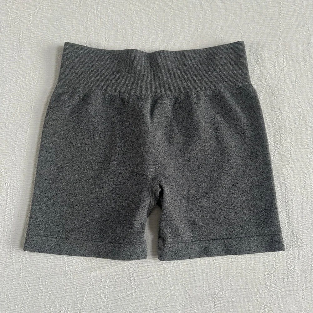 🍑Gray Bike Shorts with tummy control high Waistband Booty enhancing 🍑 - Picture 3 of 5